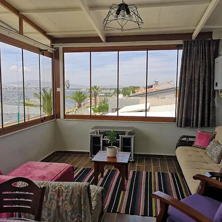 Penthouse On The Apartment Aliaga